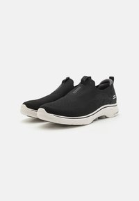 Skechers GO WALK 7 SLIP ON - Baskets basses - black/charcoal