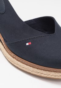 Tommy Hilfiger Plateaupumps - desert sky