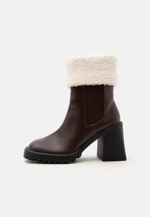 RAID, OSTERA - Boots à talons - brown
