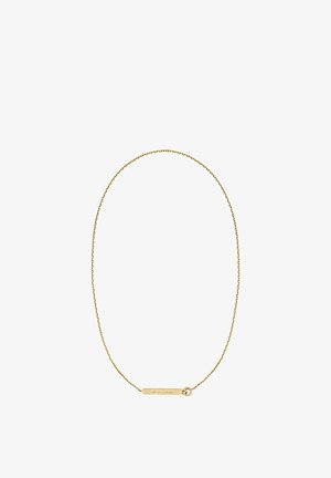 Guld kæde med et fladt, rektangulært vedhæng. Kæden har et snoet design, og vedhænget har indgraveret tekst. Minimalistisk design.