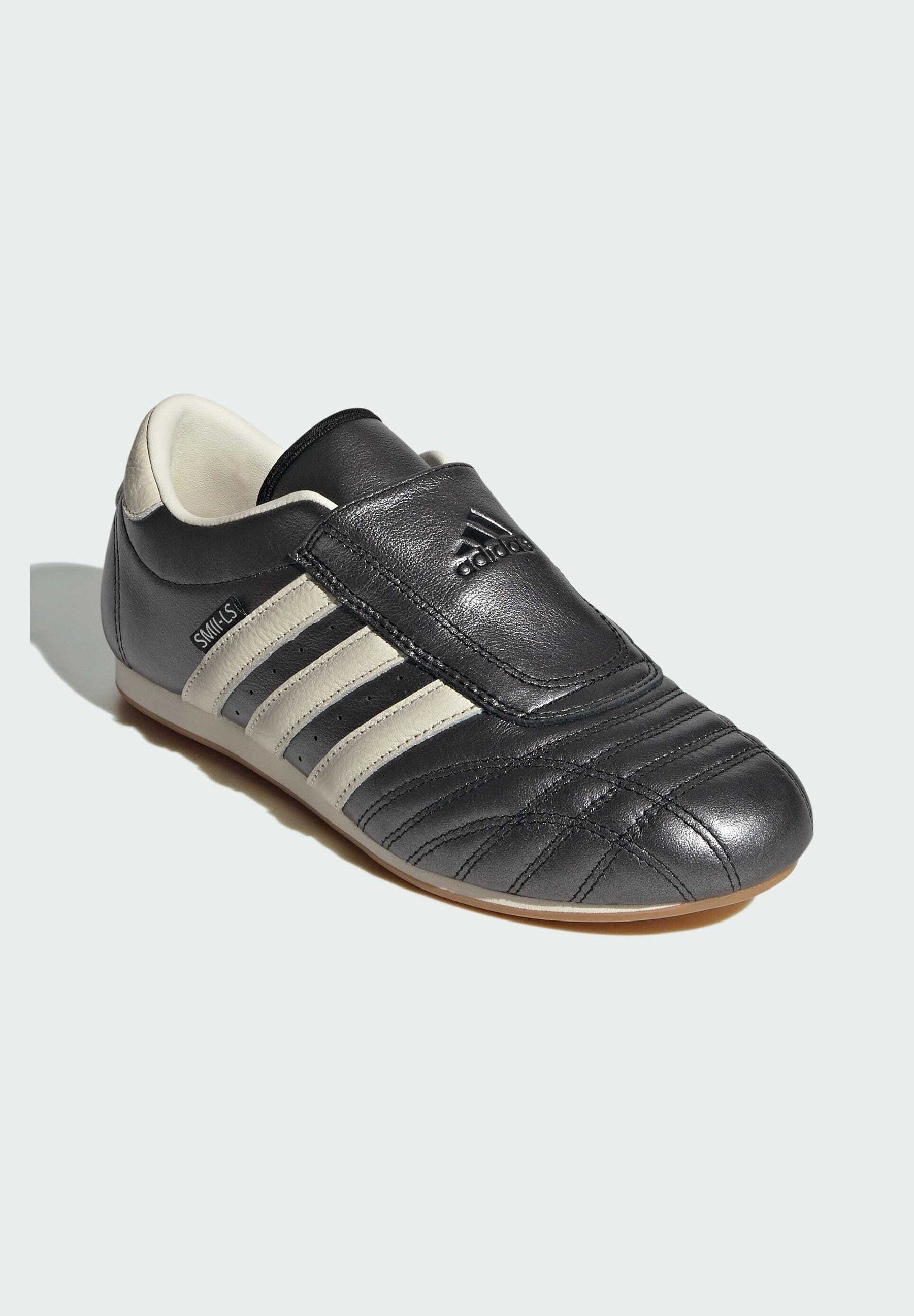 adidas Originals TAEKWONDO - Slip-ons - black white gum