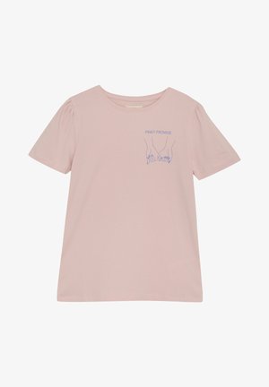 Lichtroze t-shirt van zacht materiaal, met pofmouwen en een blauwe afbeelding van twee handen die een pinky promise maken.