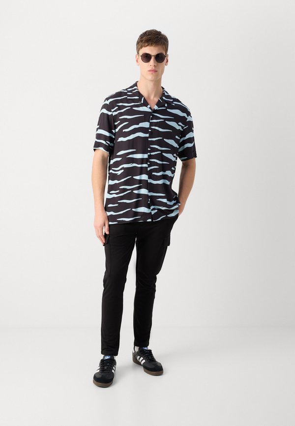 SHIRT HONOLULU RELAXED STRAIGHT FIT PRINTED WITH LOGOED BADGE - Shirt4