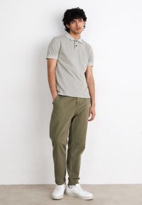 BOSS PRIME - Pikeepaita - light pastel grey