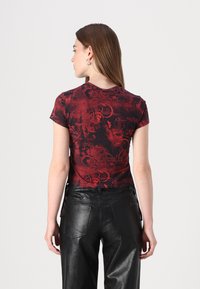 Guess Originals GO PRINTED TIE UP TEE - T-shirt print - ravishing red multi