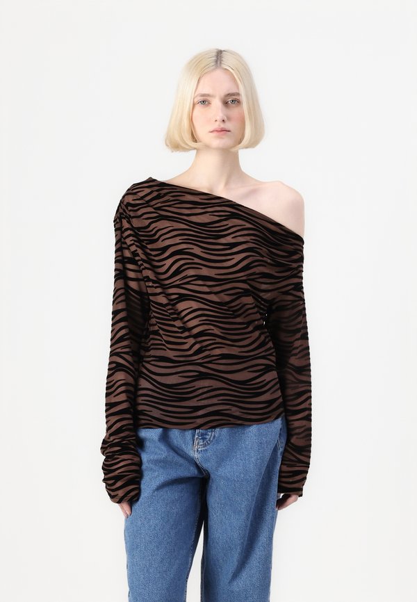 ASYMMETRIC  - Long sleeved top - zebra
