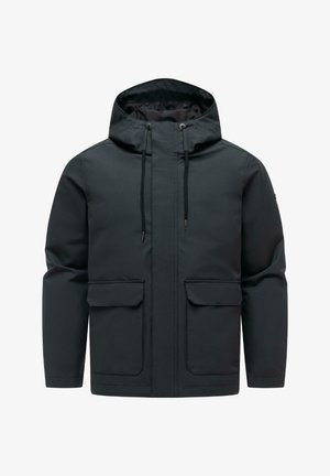 Zwarte waterdichte jas met capuchon, voorzien van een ritssluiting aan de voorkant, een verstelbaar koord in de capuchon en twee grote klepzakken aan de voorkant.