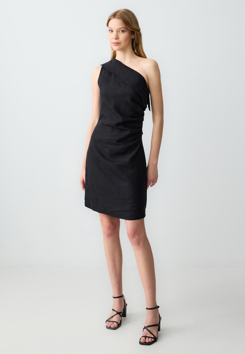 strapless open back dress GEORGIA ZOE MIRROR LINEN BLEND ONE SHOULDER DRESS – Boutique on Main Street main image 0