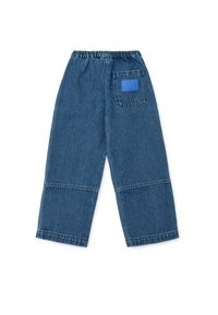 Jeans mit einem lockeren Schnitt, blauer Farbe, elastischem Bund und einer Gesäßtasche mit einem blauen Etikett. Der Stoff hat eine klassische Textur.