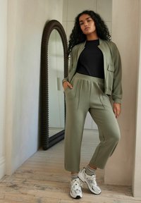 Next Bomber-jakk - khaki green