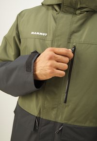 Mammut FALL LINE THERMO HOODED JACKET MEN - Jachetă schi - dark marsh/black