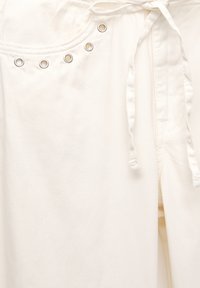 Thumbnail Image 5