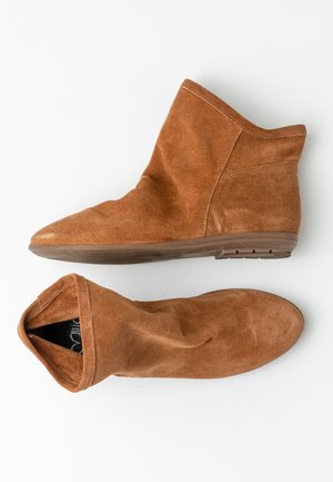 Ankle boots - brown