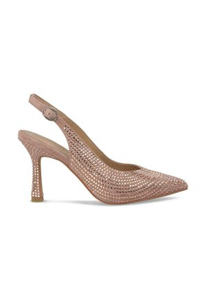 Różowe szpilki typu slingback z otwartym wzorem plecionki, spiczastym noskiem i 3-calowym obcasem w kształcie szpilki. Posiadają okrągłą klamrę na pasku wokół kostki.