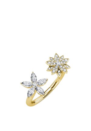 Goldring mit zwei Blumenmotiven, die mit funkelnden klaren Edelsteinen besetzt sind, präsentiert sich mit einem glatten Band und blütenblattähnlichen Formen.