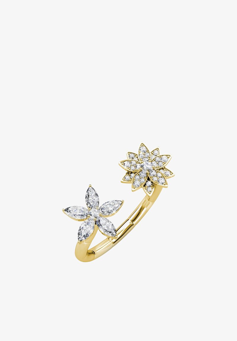 Gouden ring met twee bloemontwerpen bezet met sprankelende heldere edelstenen, met een gladde band en bloemblaadjes-achtige vormen.