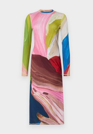 Robe à manches longues en tissu doux et extensible, présentant un motif abstrait multicolore avec des nuances de rose, vert, bleu et marron.