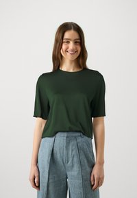 DRYKORN NISLE - Jednoduché tričko - green