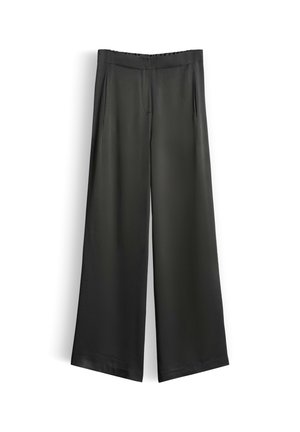 Schwarze weit geschnittene Hose mit Seitentaschen und einem glatten Bund, vor weißem Hintergrund präsentiert.