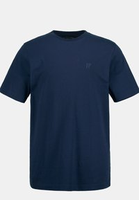 Camiseta de algodón azul marino con cuello redondo y mangas cortas. Presenta un logo impreso sutil en el lado izquierdo del pecho. Textura suave, corte estándar.