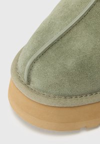 UGG DISQUETTE - Papuče - moss green/muted brass