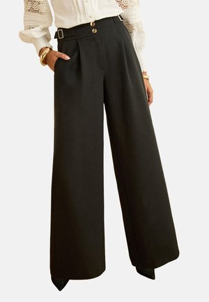 Love & Roses, REGULAR FIT - WIDE LEG BUCKLE DETAIL TROUSERS  . - Pantalones - black