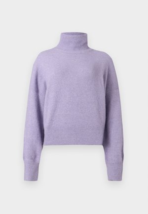 Maglione viola corto con collo alto, maniche lunghe e polsini a costine. Texture morbida, realizzato con un tessuto leggero.