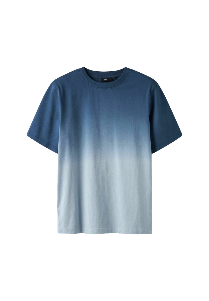 Kurzarm-T-Shirt mit einem Farbverlauf von Dunkelblau zu Hellblau. Hergestellt aus Baumwolle, hat es einen Rundhalsausschnitt und eine glatte Textur.