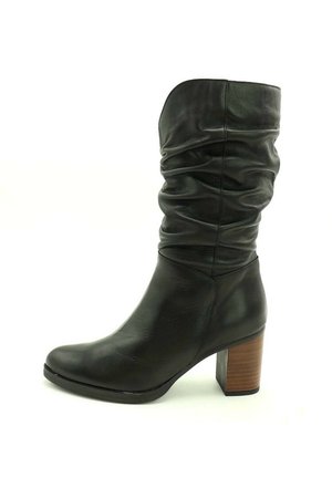 ARRUGADA ELIO PITTI - Botas con plataforma - black