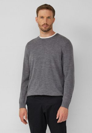 - Sweter