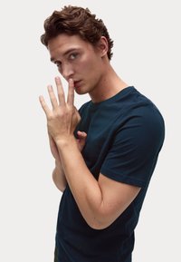 Marks & Spencer REGULAR FIT CREW NECK - Jednoduché tričko - dark navy