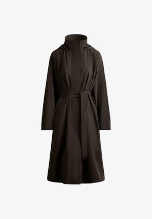 Cappotto lungo marrone scuro con cappuccio, maniche lunghe, chiusura frontale nascosta e cintura in vita annodata.