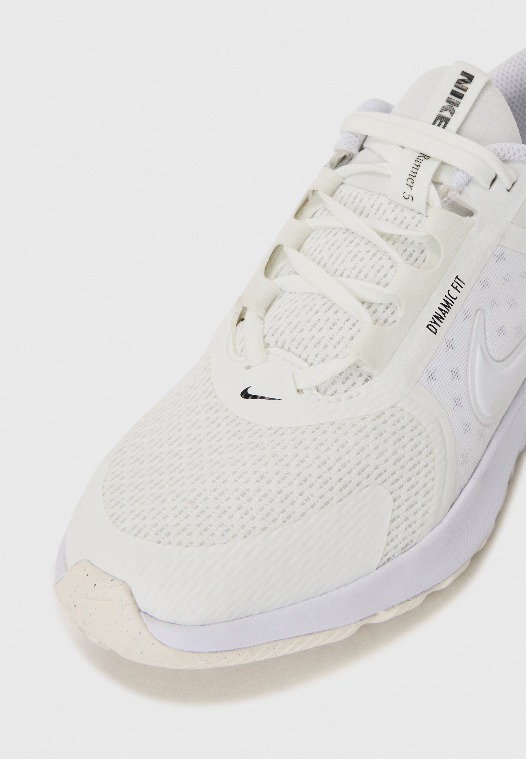 nike running dynamic fit