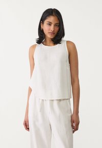 Stradivarius - FLOWING RACERBACK - Blouse - white Thumbnail Image 1