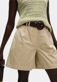 Marks & Spencer PURE FRONT BERMUDA - Shorts - beige