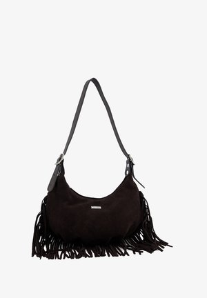Brun ruskind hobo-taske med frynsekant, justerbar læderrem og metalbeslag. Glat tekstur med en rundet, blød form.
