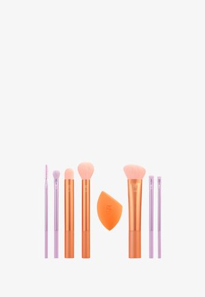 Real Techniques LEVEL UP BRUSH + SPONGE SET - Kit pennelli - not defined