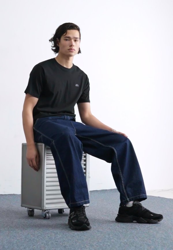 U9060 UNISEX - Trainers4