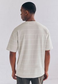 Next HEAVYWEIGHT 3 PACK - T-shirts basic - navy white grey stripe