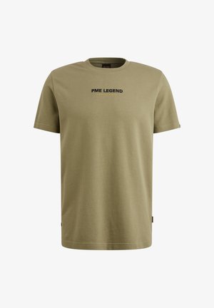 Olivgrön bomull t-shirt med ribbad textur. Har svart och gul "PME LEGEND"-text på framsidan. Korta ärmar, rund halsringning.