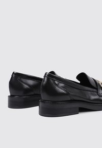 Sandra Fontán SAHARA - Zapatos sin cordones - black