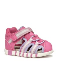 Sandalo per neonati rosa con tomaia in rete, suola in gomma e cinturino regolabile in Velcro. Presenta ritagli e dettagli viola pastello.