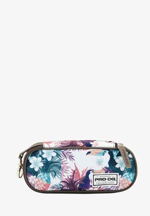 Estuche de lápices con un fondo blanco y patrones tropicales vibrantes, que incluyen flores y pájaros, un zipper marrón y una etiqueta de la marca.