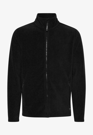 Schwarze Fleecejacke mit hohem Kragen und durchgehendem Reißverschluss, ausgestattet mit Seitentaschen und einer weichen, strukturierten Oberfläche. Einfaches Design mit minimalen Akzenten.