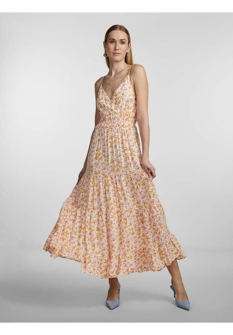 YAS MIDIKLEID YASMICCA - Vestido largo - star white/blanco - Zalando.es