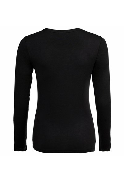 Haut noir à manches longues fait d'un tissu lisse avec un col rond et une silhouette ajustée ; design sans couture sans matériel ou accents visibles.