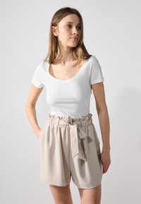 Thumbnail Image 2