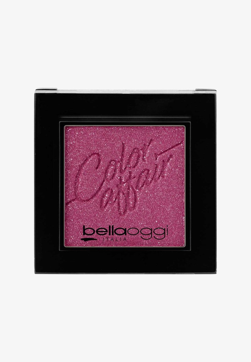 Ombretto glitter rosa in una confezione nera quadrata. Presenta un logo in rilievo e una texture liscia. Design compatto adatto per i viaggi.