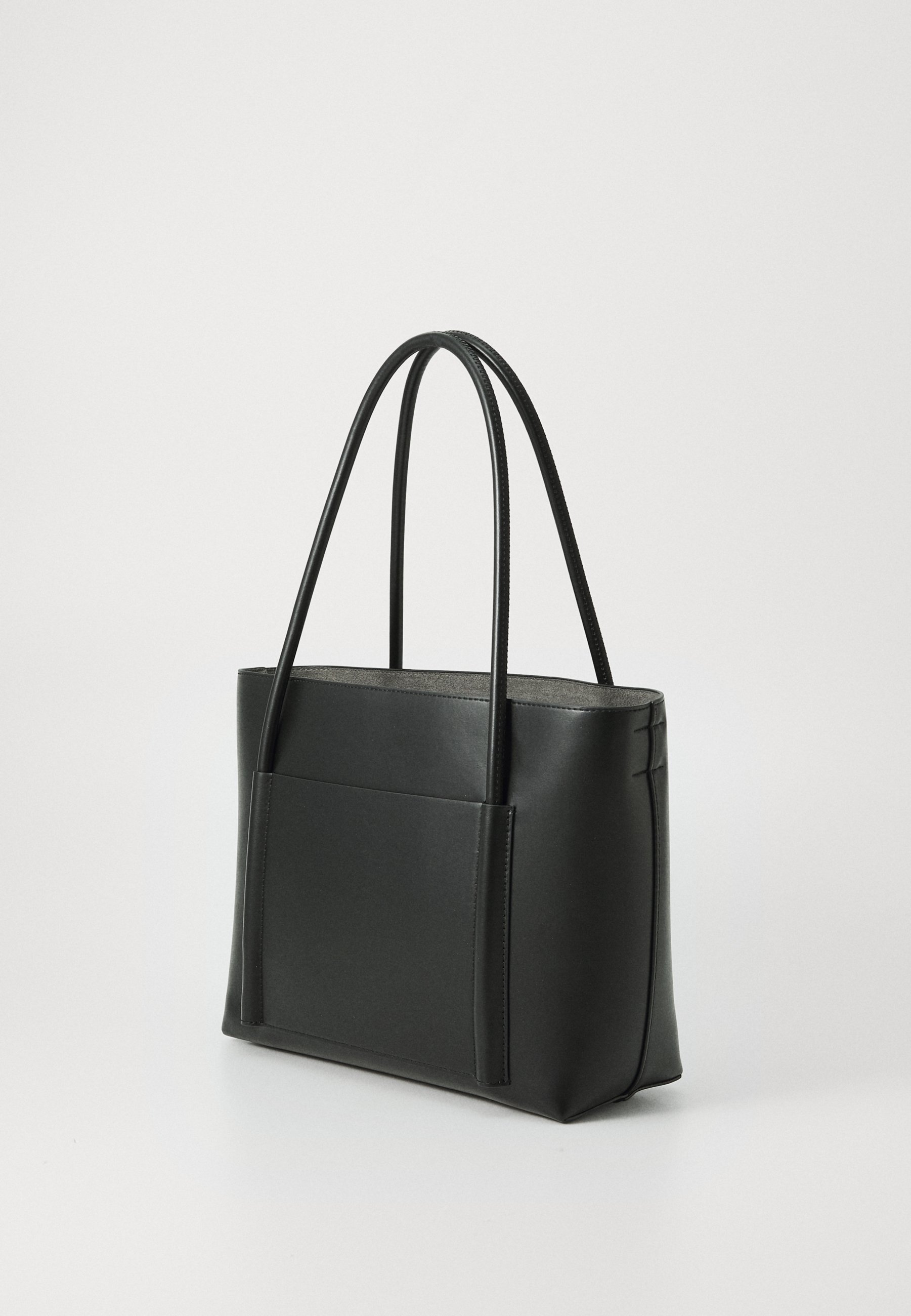 [CK JEANS] CKJ Minimal Monogram Slim Tote Bag ★大人気★ CK JEANS] CKJ Minimal Monogram Slim Tote Bag ☆大人気