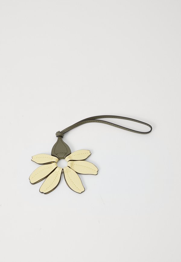 ALLEGRA MARGUERITE CHARM - Keyring2